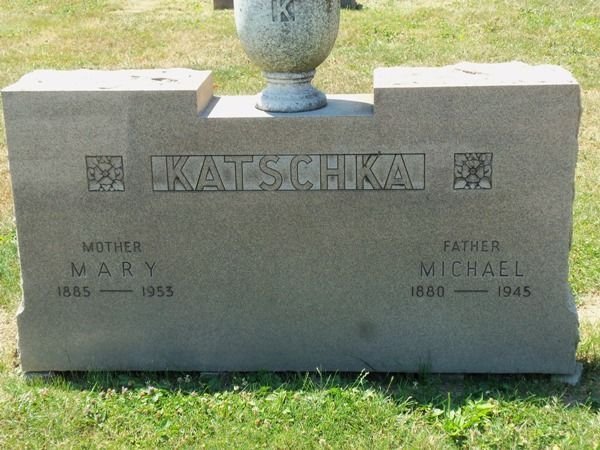 Katschka Michael 1880-1945 Schuster Maria 1885-1953 USA Grabstein